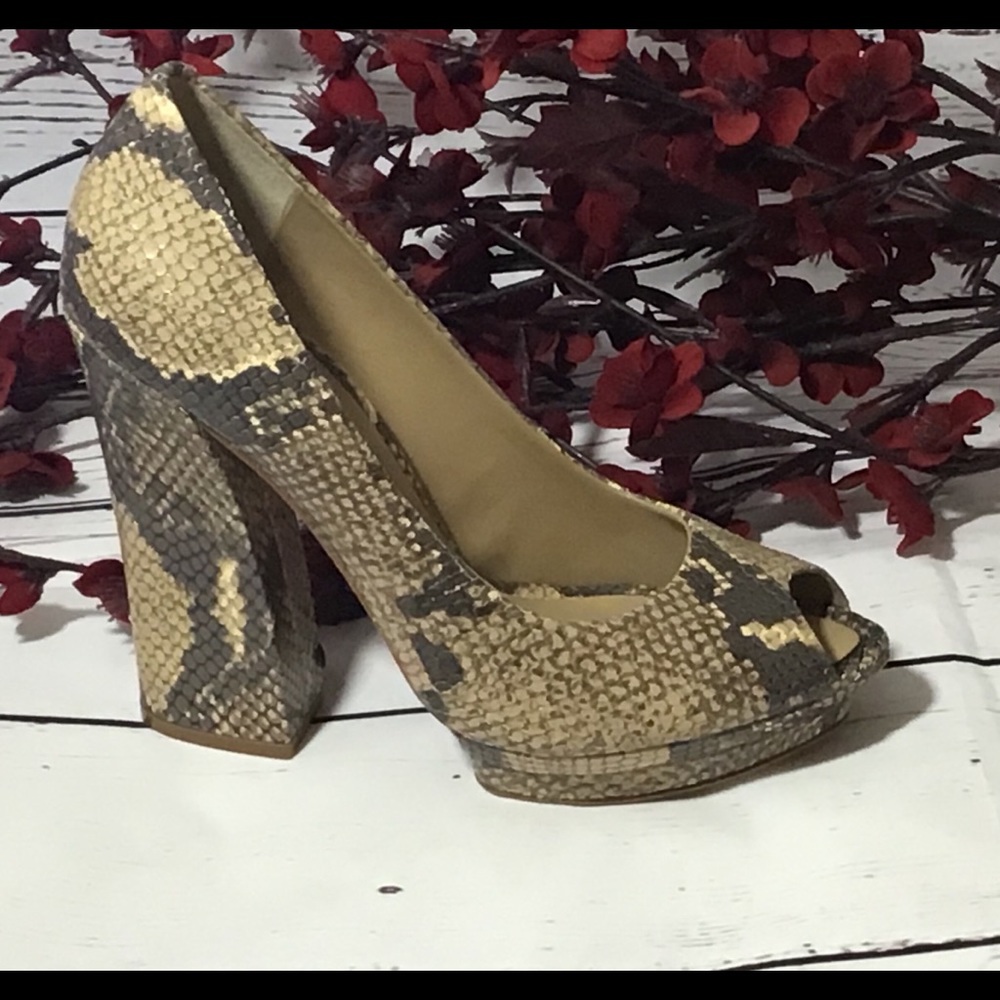 BCBGMAXAZRIA snake skin